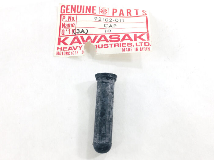 92102-011 NOS Kawasaki Z1 900 Seat Lever Cap - Image 3