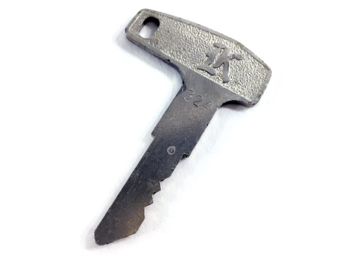 27008-034-24 NOS Kawasaki Key 324 - Image 2