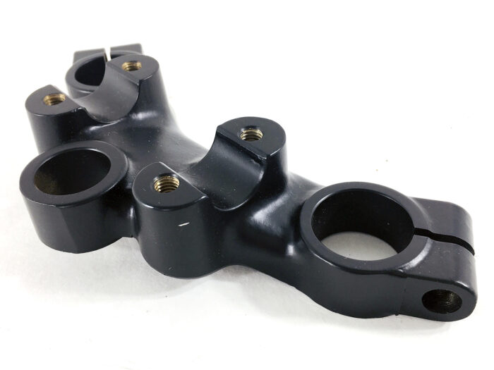 44039-041 NOS Kawasaki 72 G5 Upper Triple Clamp - Image 4