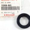 92050-065 NOS Kawasaki KZ750B RH Crankshaft Seal KZ400