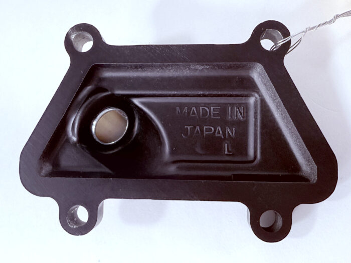 14075-5013 NOS Kawasaki KZ1000J / GPZ1100 LH Reed Valve Cover - Image 4